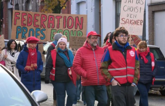 Erhalten junge Lehrer die gleiche Rente wie ältere Lehrer? „Es wird ein maßgeschneiderter unbefristeter Vertrag sein“, sagt der Minister