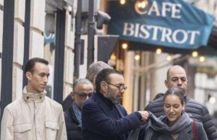 Warme Fotos der königlichen Familie inmitten des Pariser Frosts