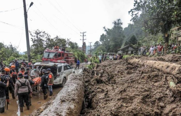 Überschwemmungen in Sumatra fordern mindestens 20 Tote und zwei Vermisste