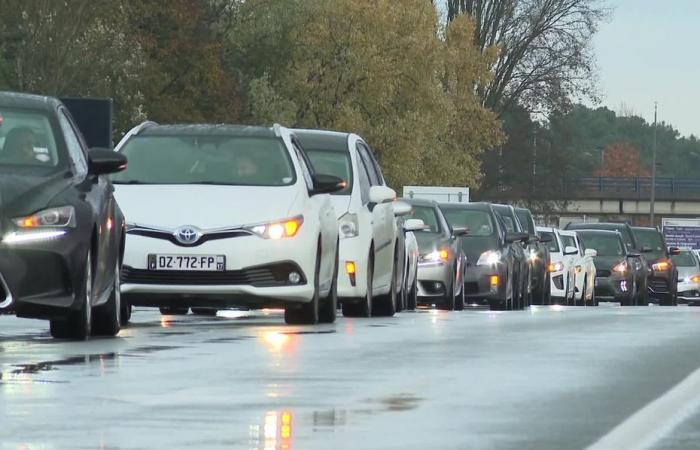 IN BILDERN. Schneckenbetrieb für VTC-Fahrer in Bordeaux, der Verkehr dürfte den ganzen Tag über kompliziert sein