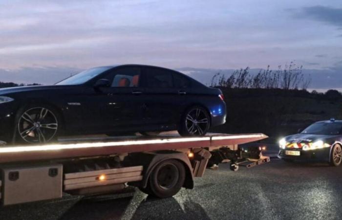 Mit einer Geschwindigkeit von mehr als 240 km/h wollte er „seinen neuen BMW testen“ … doch die Straße hielt eine Überraschung für ihn bereit!