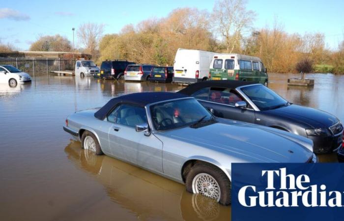 Sturm Conall führt zu Zugausfällen und Warnungen vor möglichen Stromausfällen | Wetter in Großbritannien