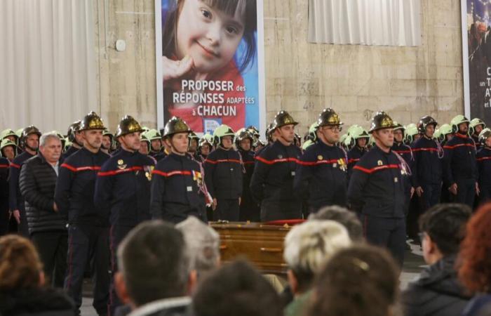 eine Ehrungszeremonie für Leutnant Pautrot