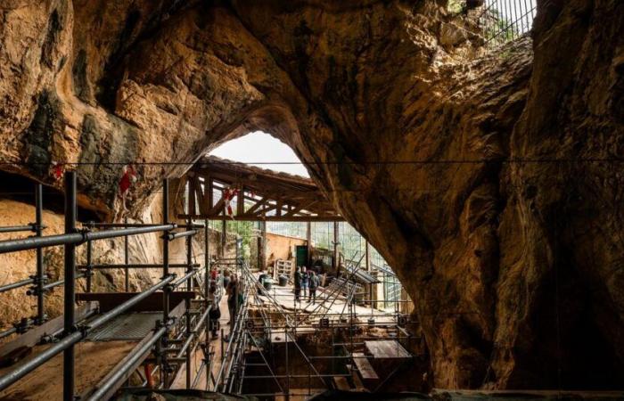 Aus den Tiefen der Tautavel-Höhle betrachten wir 700 Jahrtausende