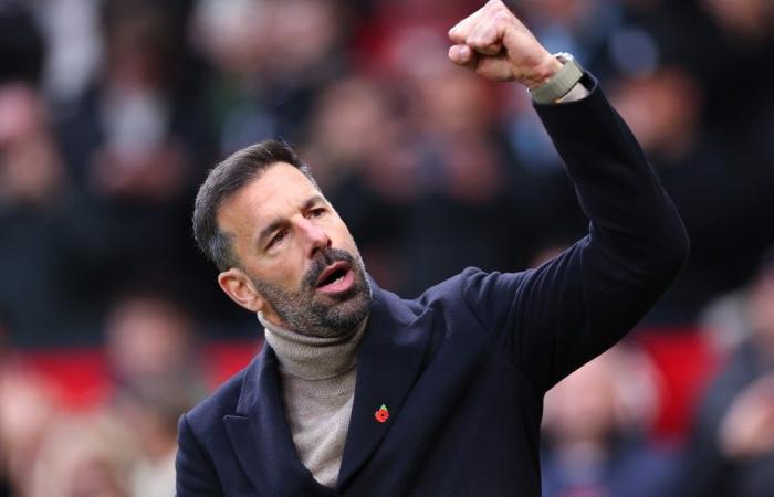 Die Legende von Manchester United, Ruud van Nistelrooy, will sofort in den Fußball zurückkehren, um den Nachwuchsspieler der Premier League zu übernehmen