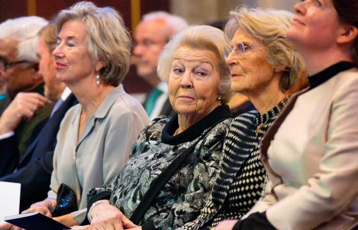 Prinzessin Beatrix und Prinzessin Irene überreichen gemeinsam mit dem Königspaar den Erasmus-Preis