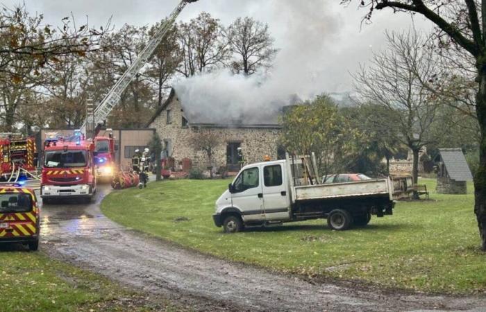 Mehr als vierzig Feuerwehrleute waren zu einem Hausbrand in der Nähe von Vitré im Einsatz