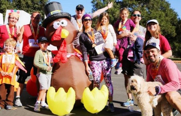 Beliebter Truthahn-Trab zum Erntedankfest zum Gehen, Laufen und Schlendern durch Rose Bowl – Pasadena Now