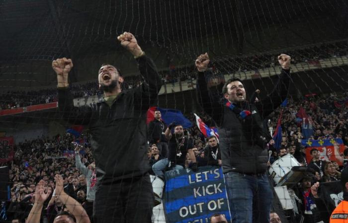 Olympique Lyonnais wurde nach Ausschreitungen im Derby gegen Saint-Etienne bestraft