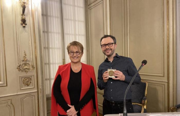 In Rennes wurde Riad Sattouf von der Stadt mit einer Medaille ausgezeichnet