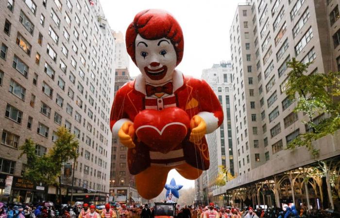 Regen und Proteste dämpfen Macys jährliche Thanksgiving-Parade in New York | Kunst- und Kulturnachrichten