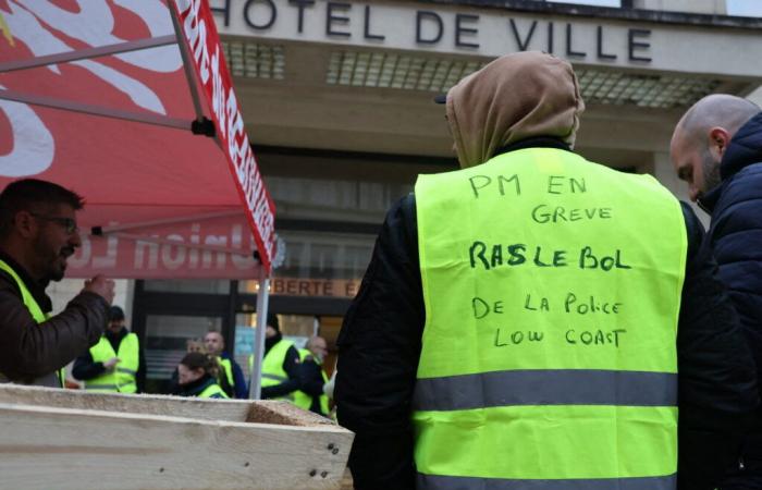 Als „kostengünstig“ beschrieben, streikt und demonstriert die Stadtpolizei in der Oise