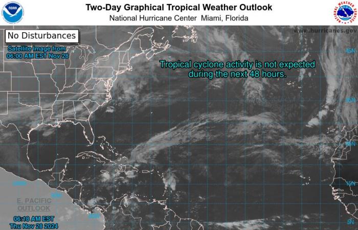 Tropen ruhig. Kaltfronten und schwere Gewitter werden am Erntedankfest für Florida vorhergesagt