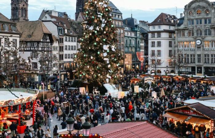 Der Straßburger Weihnachtsmarkt lockt seine ersten Besucher an