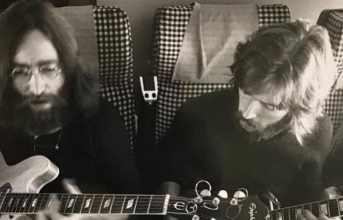 Als ein Brief von John Lennon an Eric Clapton bei einer Auktion für viel Geld verkauft werden konnte