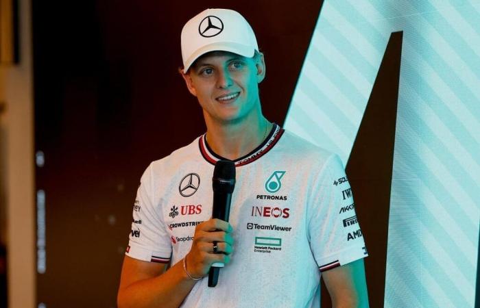 Mick Schumacher tritt als Mercedes-Ersatzfahrer zurück, Bottas übernimmt seinen Platz – ein wirklich unrühmlicher Abschied.