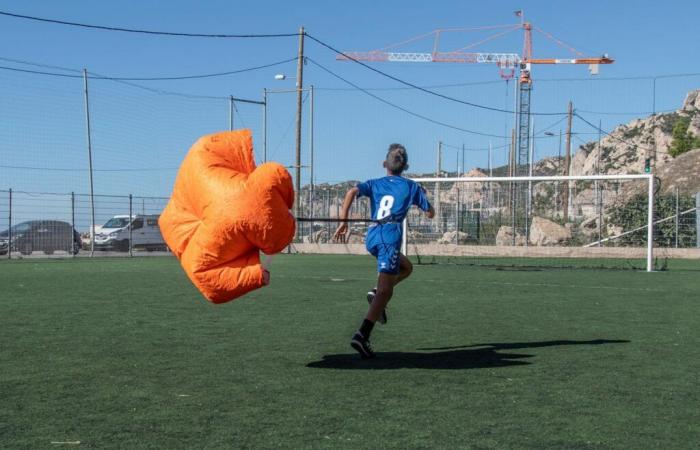 In Marseille gibt es sehr junge, bestens ausgebildete Fußballer in der Hoffnung, der nächste Mbappé zu werden