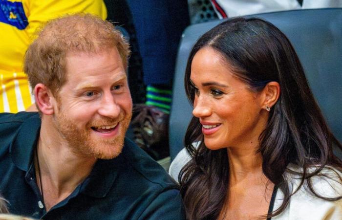 Meghan Markle: Ihre ungeschickte Geste gegenüber dem besorgten Prinz Harry wurde von einem Experten entdeckt