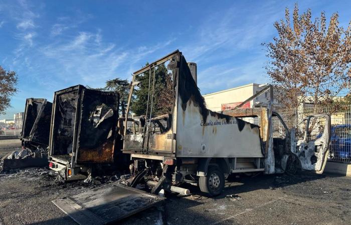 Sechs Lebensmittelausgabewagen werden auf dem Bahnhofsmarkt von Nîmes in Brand gesteckt, die Spur der geplanten Brandstiftung