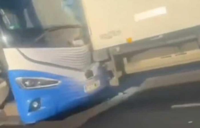 [VIDÉO] Bus von Real Madrid in Unfall verwickelt