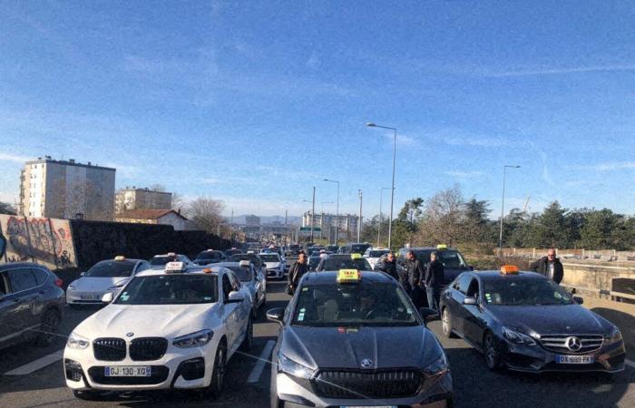 Taxis drohen die Stadt und ihre Zugänge lahmzulegen, eine Demonstration ist geplant