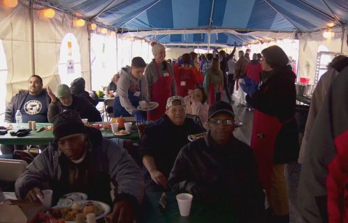 Portlands Union Gospel Mission verteilt 450 Thanksgiving-Mahlzeiten an Bedürftige