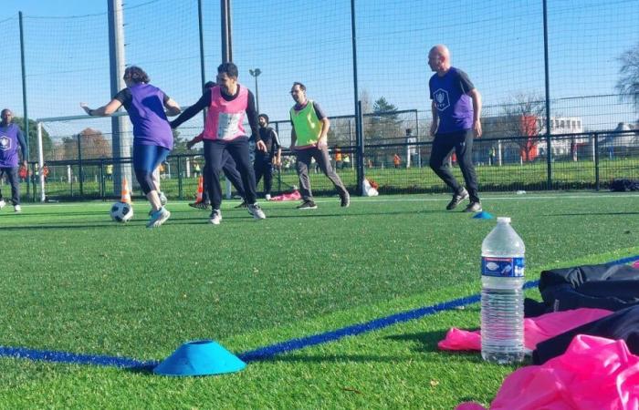 Ungewöhnlich in der Dordogne. „Vom Stadion in den Beruf“ oder wenn Personalvermittler und Arbeitssuchende ihre Steigeisen anziehen