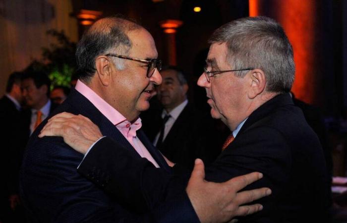 Fechten. Der russische Oligarch Alisher Usmanov zurück an der Spitze der internationalen Föderation?