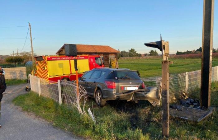 Ein TGV Ouigo rammt auf einem Bahnübergang in Lot-et-Garonne ein Auto