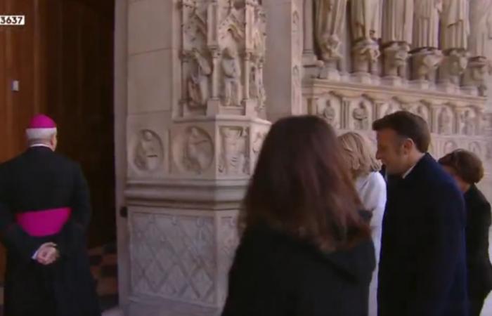 Emmanuel Macron war nicht der Erste, der bei seinem Besuch die Kathedrale betrat