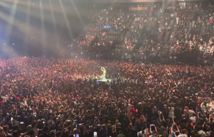 Shaka Ponk begleicht seinen CO2-Fußabdruck und zerstört sich selbst in der Accor Arena in Paris