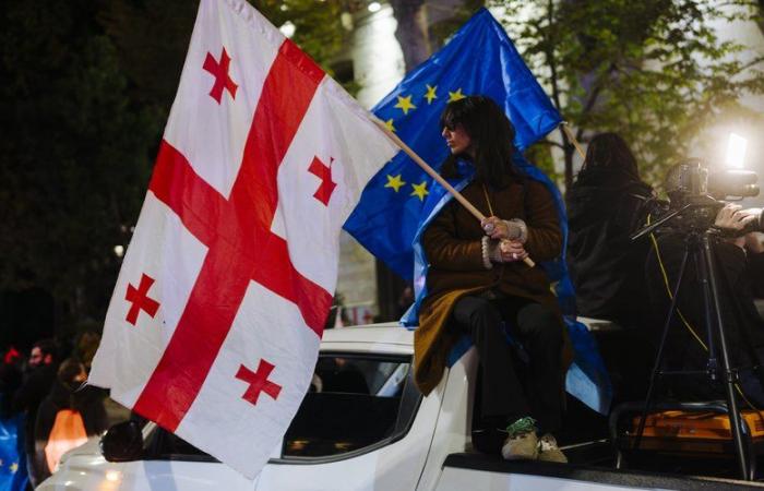 „Sie wissen, dass ihr autoritäres Regime mit der EU-Mitgliedschaft unvereinbar ist“: In Georgien gehen Tausende EU-freundliche Demonstranten auf die Straße