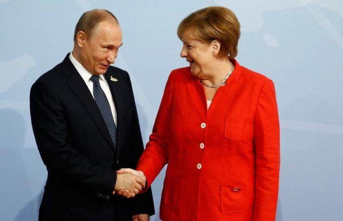 Wladimir Putin: „Angela, entschuldigen Sie … wenn ich das gewusst hätte, hätte ich es nie getan“ … der russische Präsident hatte Angela Merkel mit seinem Hund erschreckt