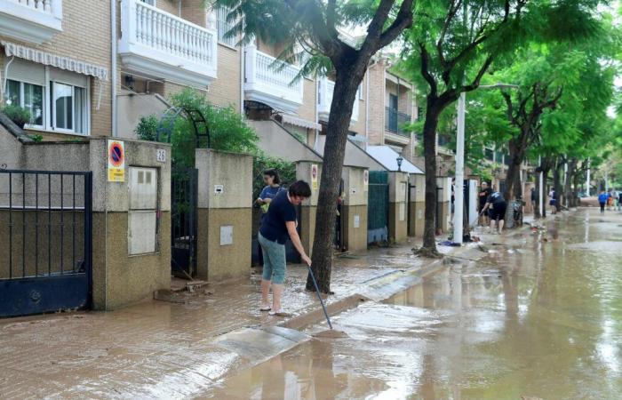 RTL Infos – Land von Überschwemmungen erschüttert: Spanien wird bei Unwetterwarnung „bezahlten Klimaurlaub“ schaffen