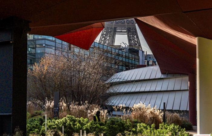 Au fil de l’or: die brillante Ausstellung über Gold in der Modekunst im Musée du Quai Branly