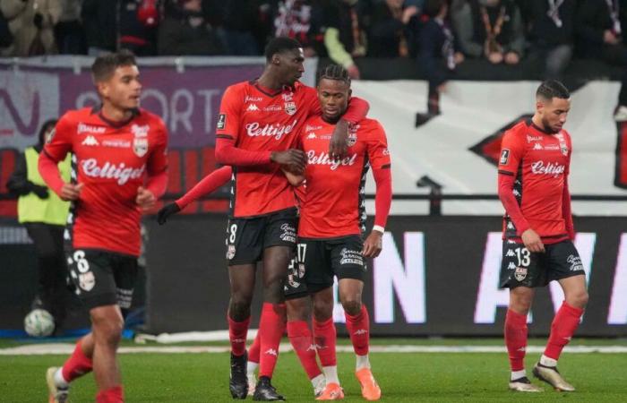 Guingamp-Spieler brechen ihr Training ab, um zu versuchen, den 13-jährigen Morgane zu finden, der seit Montag vermisst wird