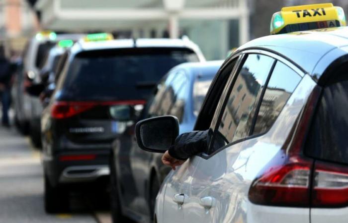 Isère. Taxis sperren ab Montagmorgen die Mautstellen auf der A7 und A43