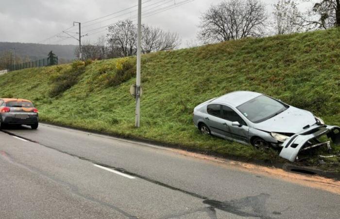 Habe geschworen. Er verliert die Kontrolle über sein Fahrzeug und landet in der Böschung