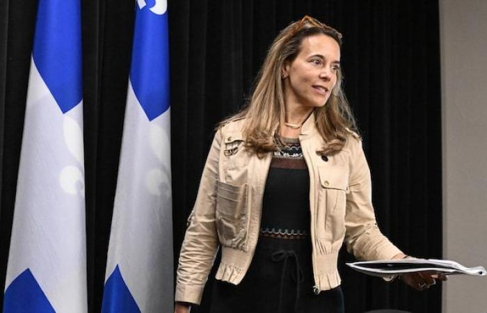 Minister Duranceau hat auf einem Gipfel zum Thema Obdachlosigkeit in Quebec ausgebuht