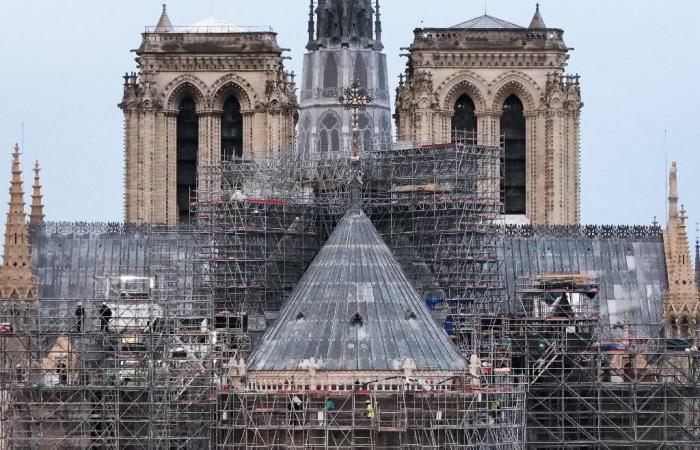 Fünf Jahre nach dem verheerenden Brand besuchte Emmanuel Macron die Kathedrale Notre-Dame de Paris zum letzten Mal