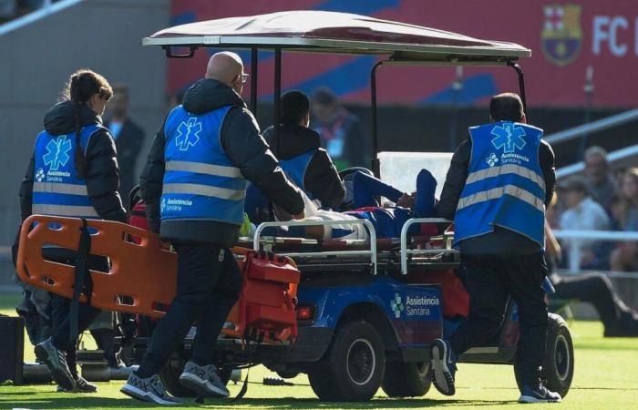 FC-Barcelona-Star „erbricht Blut“ und wird nach bösem Schlag vom Bett getragen