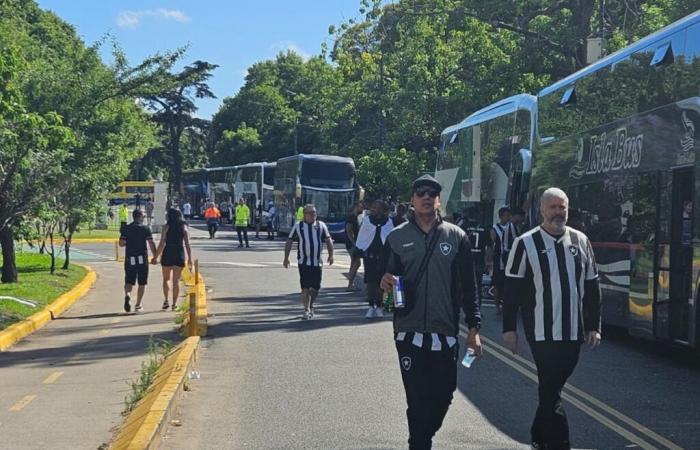 Ein starker Sicherheitseinsatz, Straßensperrungen und die Freude der Fans über das Finale der Libertadores