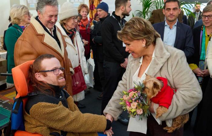 Yorkshire Toffee stiehlt Großherzogin Maria Teresa und ihrer Schwiegertochter auf dem Basar des Roten Kreuzes die Show