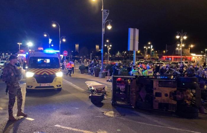 In Trouville stürzte ein Metallpanzer auf Passanten und verursachte mehrere Verletzte