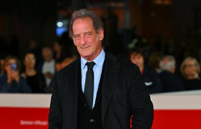 In „La 20ᵉ Heure“ auf France Inter spricht Vincent Lindon in das Mikrofon von Eva Bester