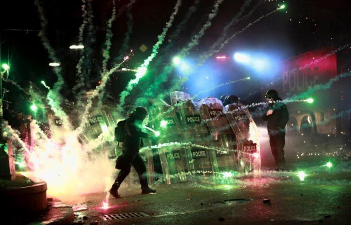 In Georgien wurden während einer neuen pro-europäischen Kundgebung 107 Demonstranten festgenommen