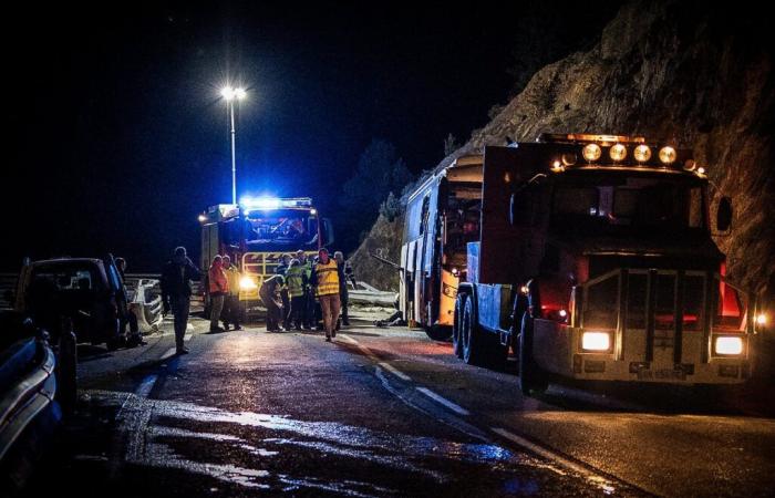 mindestens 2 Tote und 7 Schwerverletzte