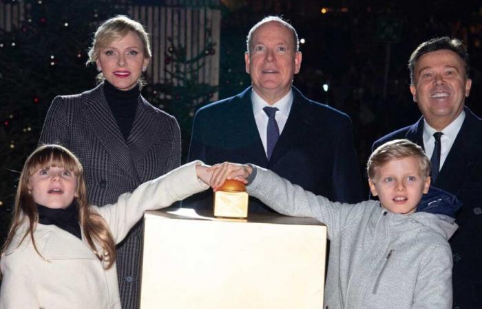 Jacques und Gabriella von Monaco tauchen das Fürstentum mit ihren Eltern in den Weihnachtszauber ein