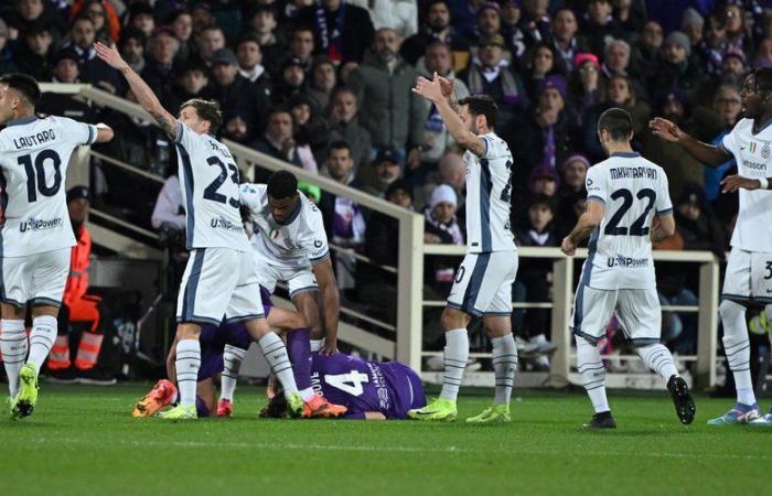 VIDEO. Fußball: Große Sorge in Italien, ein Spieler der Fiorentina bricht bewusstlos auf dem Spielfeld zusammen! Das Spiel wird endgültig abgebrochen