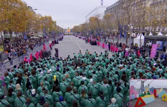 Die 1,2,3 Giant Sun mit Inoxtag, Maghla und Just Riadh auf den Champs-Élysées hat begonnen